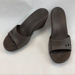 Crocs Open Toe Wedge Slides Size W 6 Brown